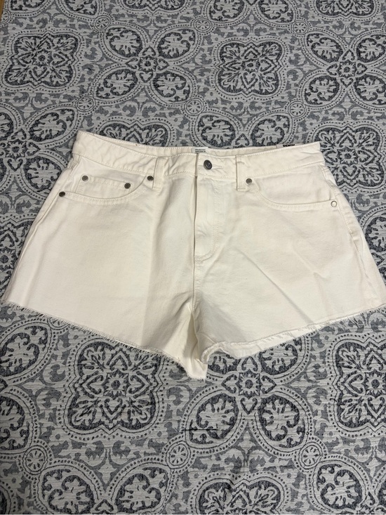 PINK Victoria's Secret Pants - PINK Victoria's Secret White Mid-Rise Cutoff Jean Shorts 8 NWT